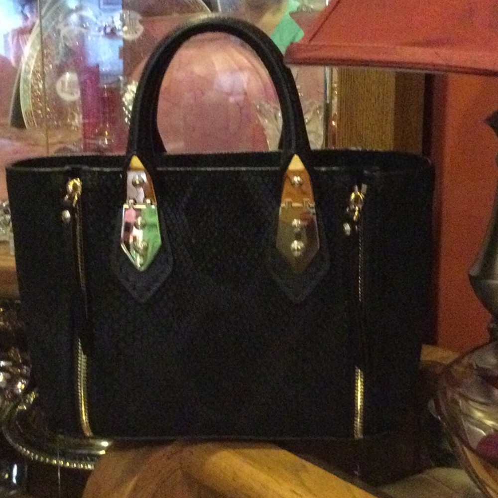 Henri Bendel Sachet